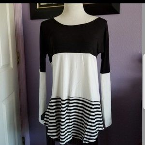 Casual Color Block Black and White Tunic Medium